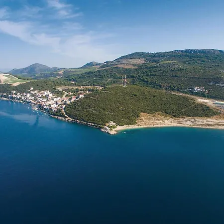 Komarna Cr Apartmán