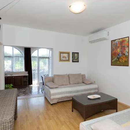 Komarna Cr Appartement *