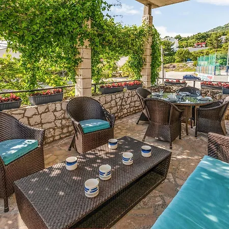 Komarna Cr Appartement