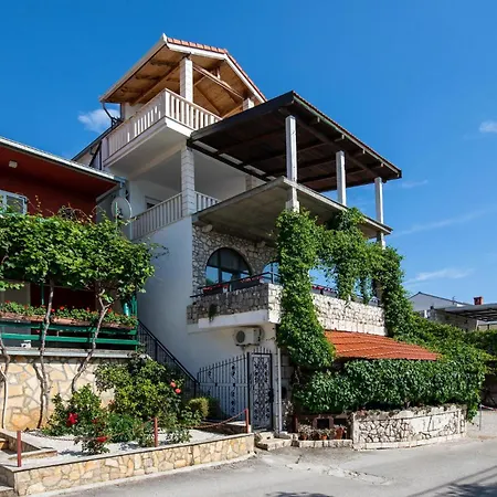 Stunning In Komarna With Kitchen
